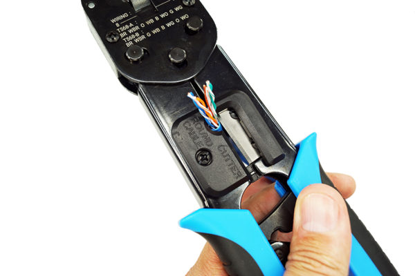 S45-C200 – Universal RJ45 Crimp Tool for Standard Series Unshielded & Internal Ground Connectors - 1ea/Blister Card - Image 4